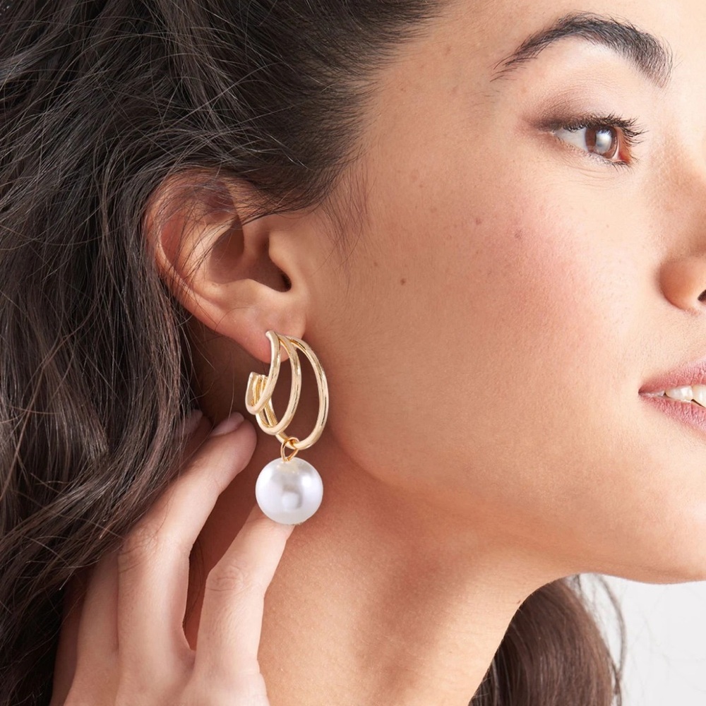 Elegant Gold Triple Pearl Hoop